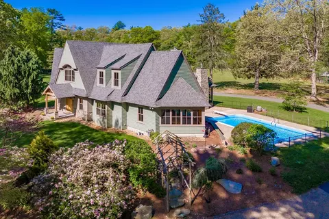 63 Highland St, Middleboro, MA 02346