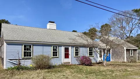 14 Heintz Rd, Dennis, MA 02639