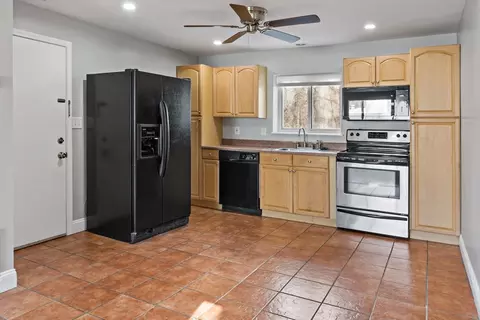 5455 N Main St #7D, Fall River, MA 02720 photo 3