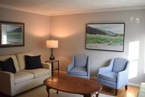 Living - 10 Oak Ridge Dr #3, Maynard, MA 01754 photo 2 of 5