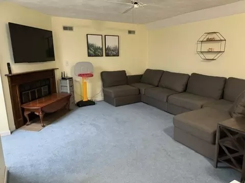 Living - 10 Oak Ridge Dr #3, Maynard, MA 01754 photo 4 of 5