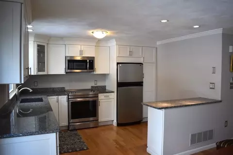 Kitchen - 10 Oak Ridge Dr #3, Maynard, MA 01754 photo 2 of 3