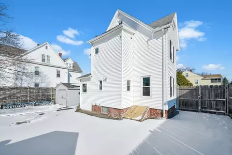 277 Grattan St, Chicopee, MA 01020 photo 3