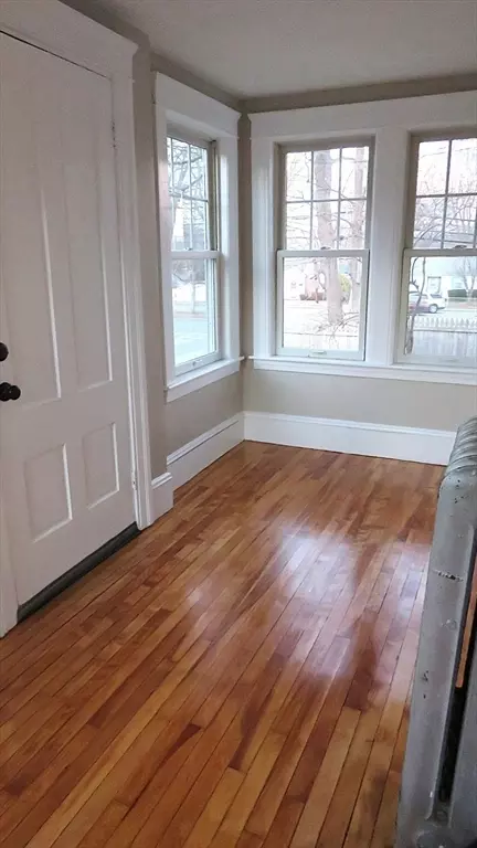 Exterior - 3 3rd St, Worcester, MA 01602 photo 2 of 4