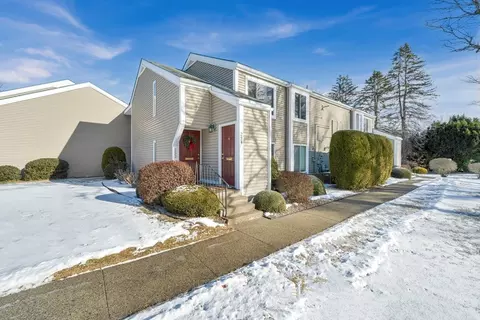 294 Nassau Dr #294, Springfield, MA 01129