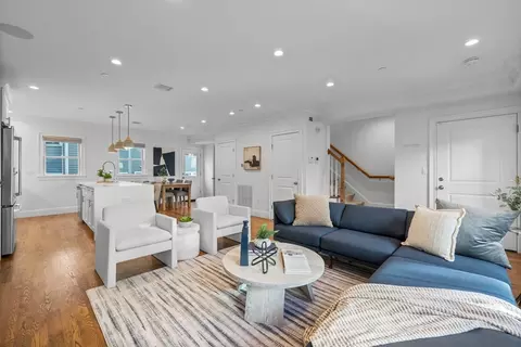 43 Pleasant St #3, Boston, MA 02129
