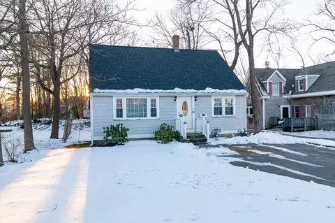 67 Hersey St, Hingham, MA 02043 photo 2