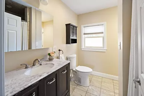 Bath - 30 Seward Rd, Stoneham, MA 02180 photo 2 of 3