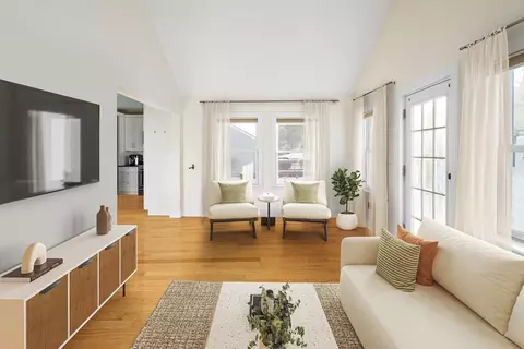 Living - 30 Seward Rd, Stoneham, MA 02180 photo 2 of 3