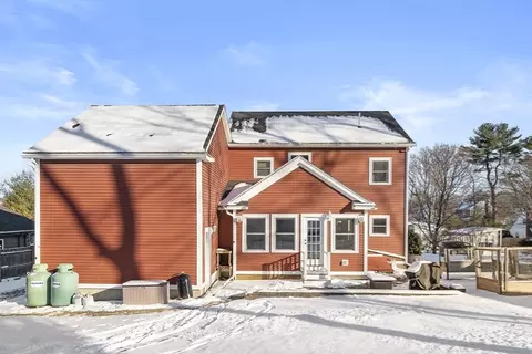 Exterior - 30 Seward Rd, Stoneham, MA 02180 photo 3 of 4