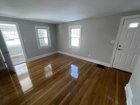 128 Tiffany St, Springfield, MA 01108 photo 5