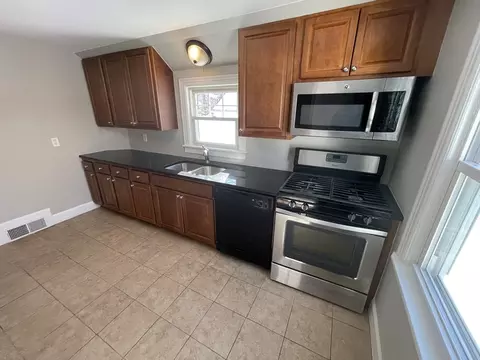128 Tiffany St, Springfield, MA 01108 photo 7