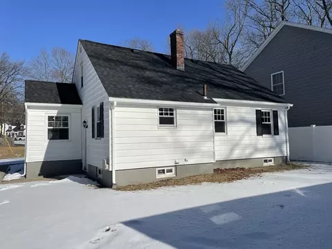 128 Tiffany St, Springfield, MA 01108 photo 3