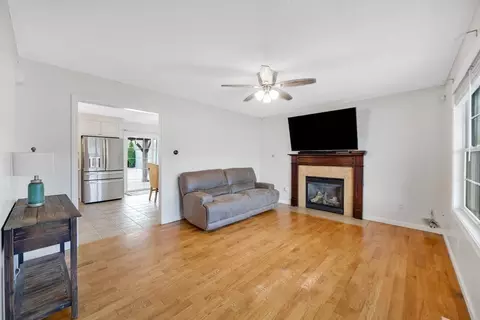 Living - 43 Martha St, Springfield, MA 01151 photo 1 of 3