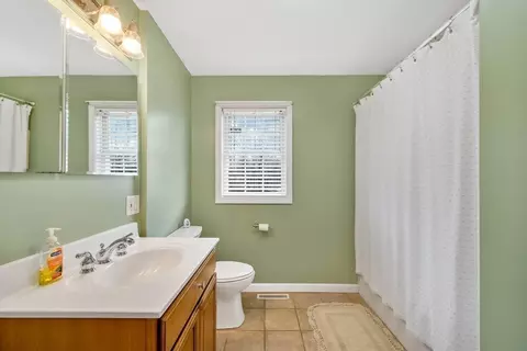 Bath - 43 Martha St, Springfield, MA 01151 photo 2 of 2
