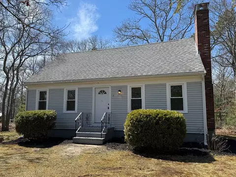3 Spinnaker Ln, Bourne, MA 02559