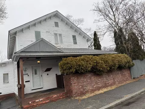 12 John St, Worcester, MA 01608