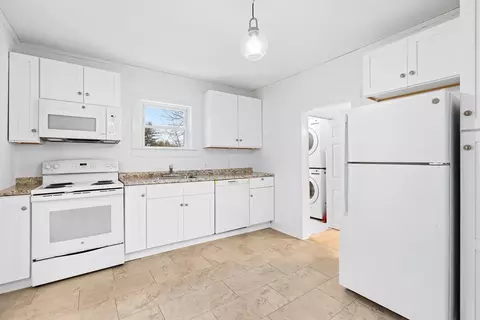 43 Hampstead Pl, Athol, MA 01331 photo 2
