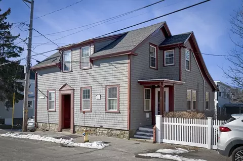 35 Rowland St, Marblehead, MA 01945