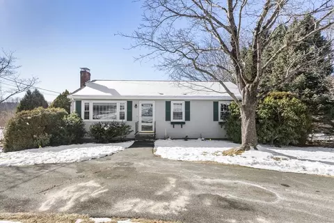 12 Bridge St, Medfield, MA 02052