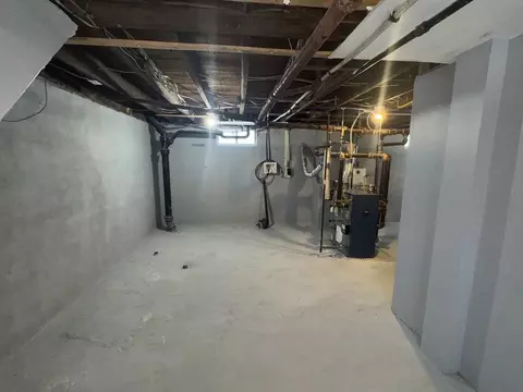 1022 Carew St, Springfield, MA 01104 photo 13