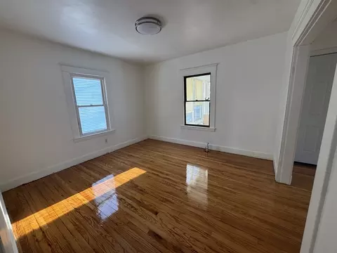 1022 Carew St, Springfield, MA 01104 photo 7