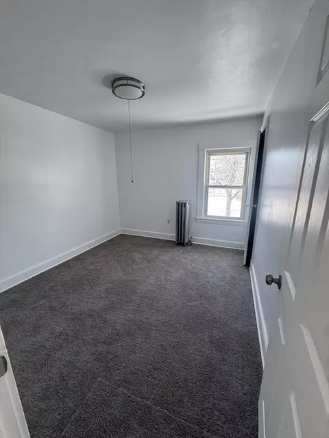 1022 Carew St, Springfield, MA 01104 photo 8