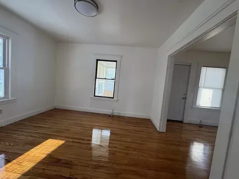1022 Carew St, Springfield, MA 01104 photo 5