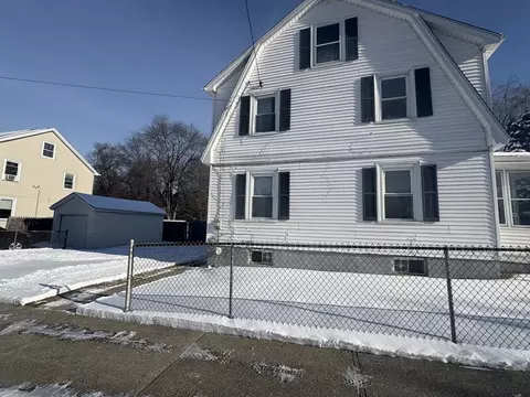 1022 Carew St, Springfield, MA 01104