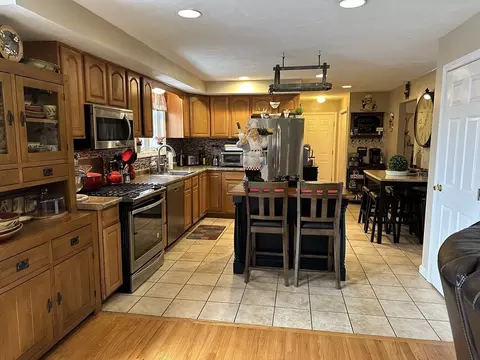 28 Ely St, Randolph, MA 02368 photo 5