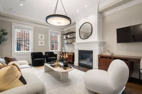 10 Bond St, Boston, MA 02118
