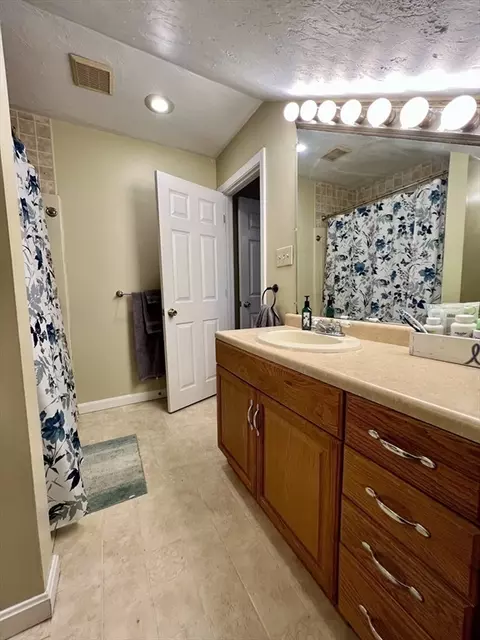2 6th Ave, Dudley, MA 01571 photo 20