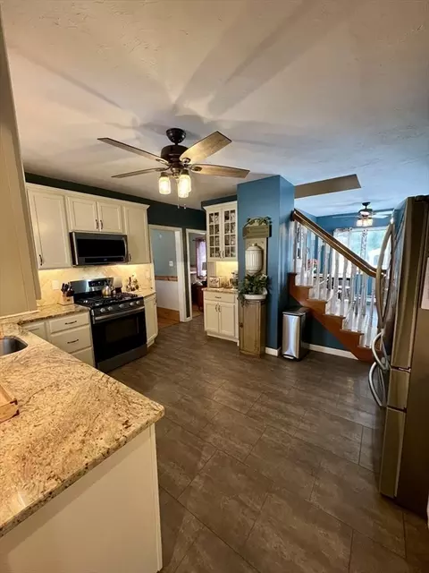 2 6th Ave, Dudley, MA 01571 photo 9
