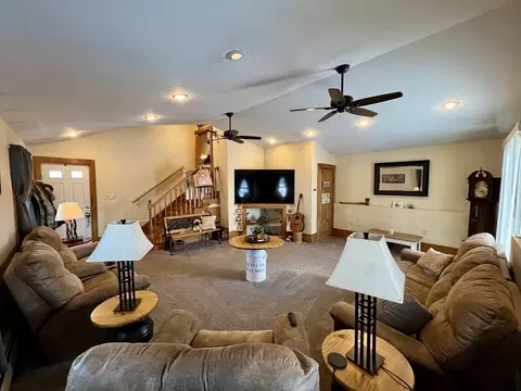2 6th Ave, Dudley, MA 01571 photo 7