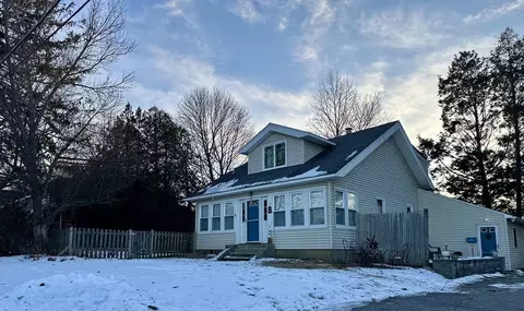 2 6th Ave, Dudley, MA 01571 photo 3