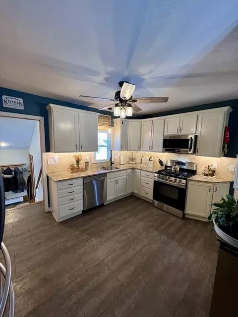 2 6th Ave, Dudley, MA 01571 photo 10