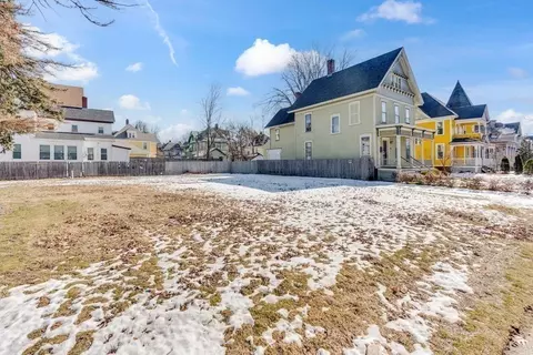 Exterior - 67 Thompson St, Springfield, MA 01109 photo 2 of 2