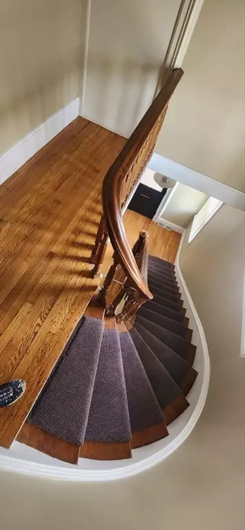 Entry Way - 67 Thompson St, Springfield, MA 01109 photo 3 of 3