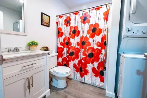 Bath - 20 Margin St, Lawrence, MA 01841 photo 2 of 3