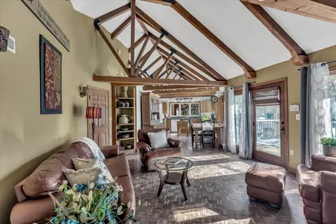 Living - 9 Lan Rd, Sandwich, MA 02563 photo 4 of 5