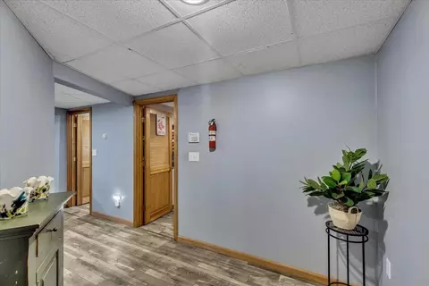Entry Way - 9 Lan Rd, Sandwich, MA 02563 photo 3 of 3
