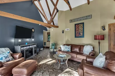 Living - 9 Lan Rd, Sandwich, MA 02563 photo 3 of 5