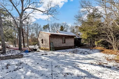 Exterior - 9 Lan Rd, Sandwich, MA 02563 photo 4 of 6