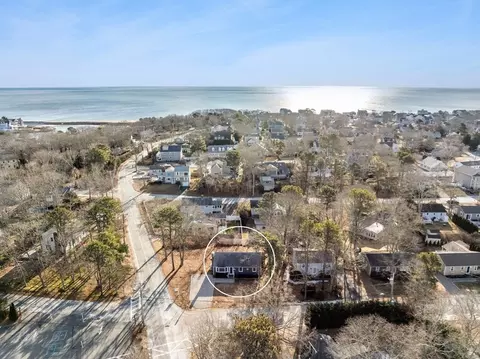 2 Uncle Edwards Rd, Mashpee, MA 02649 photo 4