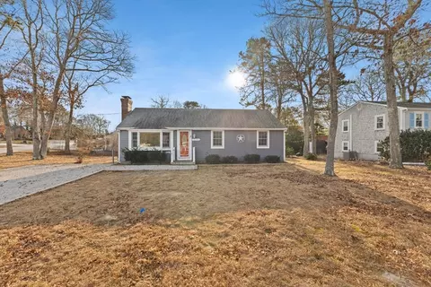 2 Uncle Edwards Rd, Mashpee, MA 02649 photo 1