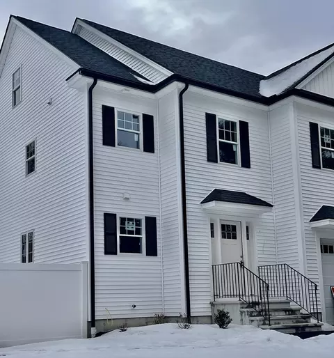 36 Montbatten Rd #A, Billerica, MA 01821