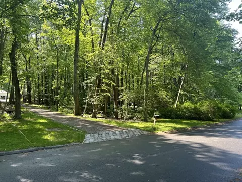 44 Jackson Dr, Acton, MA 01720 photo 2