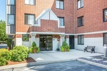 100 Ledgewood Dr #219, Stoneham, MA 02180