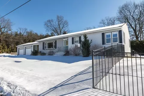 7 Fitchview Ave, Lunenburg, MA 01462
