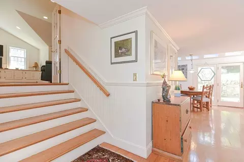 Entry Way - 10 Eaglehead Rd, Manchester, MA 01944 photo 1 of 2